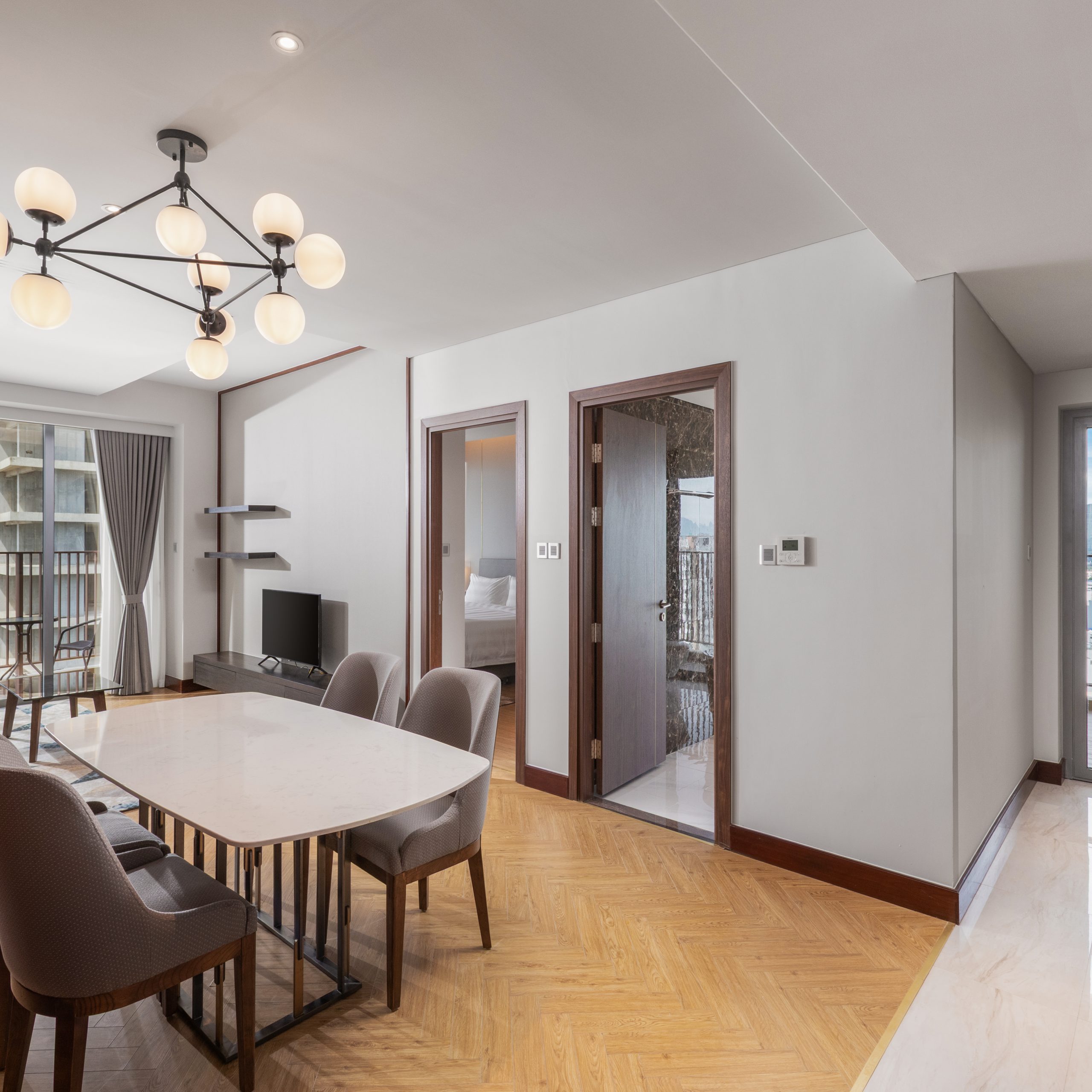 1 Bed-room Family Suite, Partial Sea view