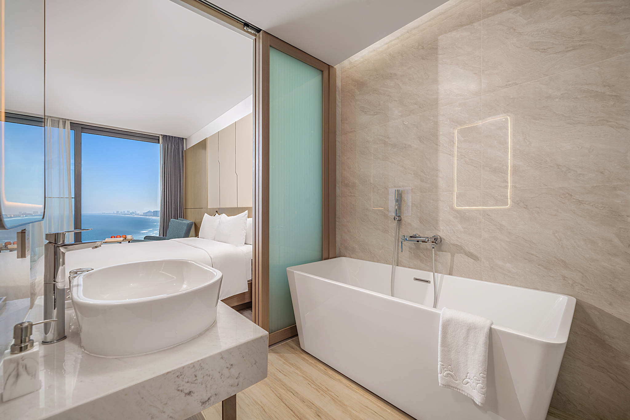 Premier Deluxe Partial Sea View (Double/Twin)