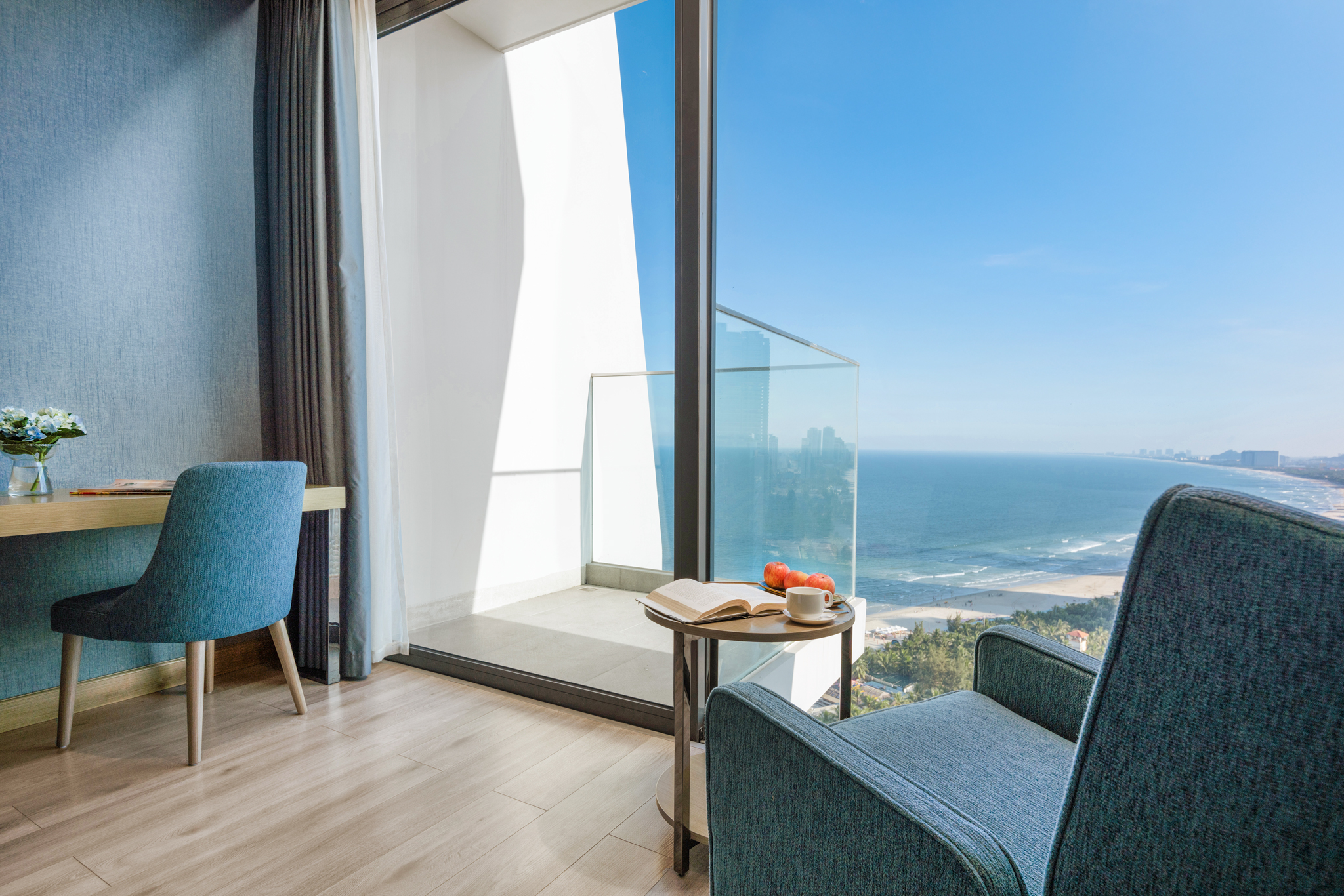 Premier Deluxe Partial Sea View (Double/Twin)