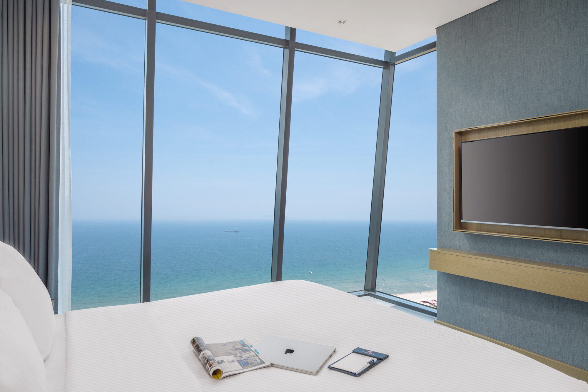 Family Ocean Front View 02 bedrooms