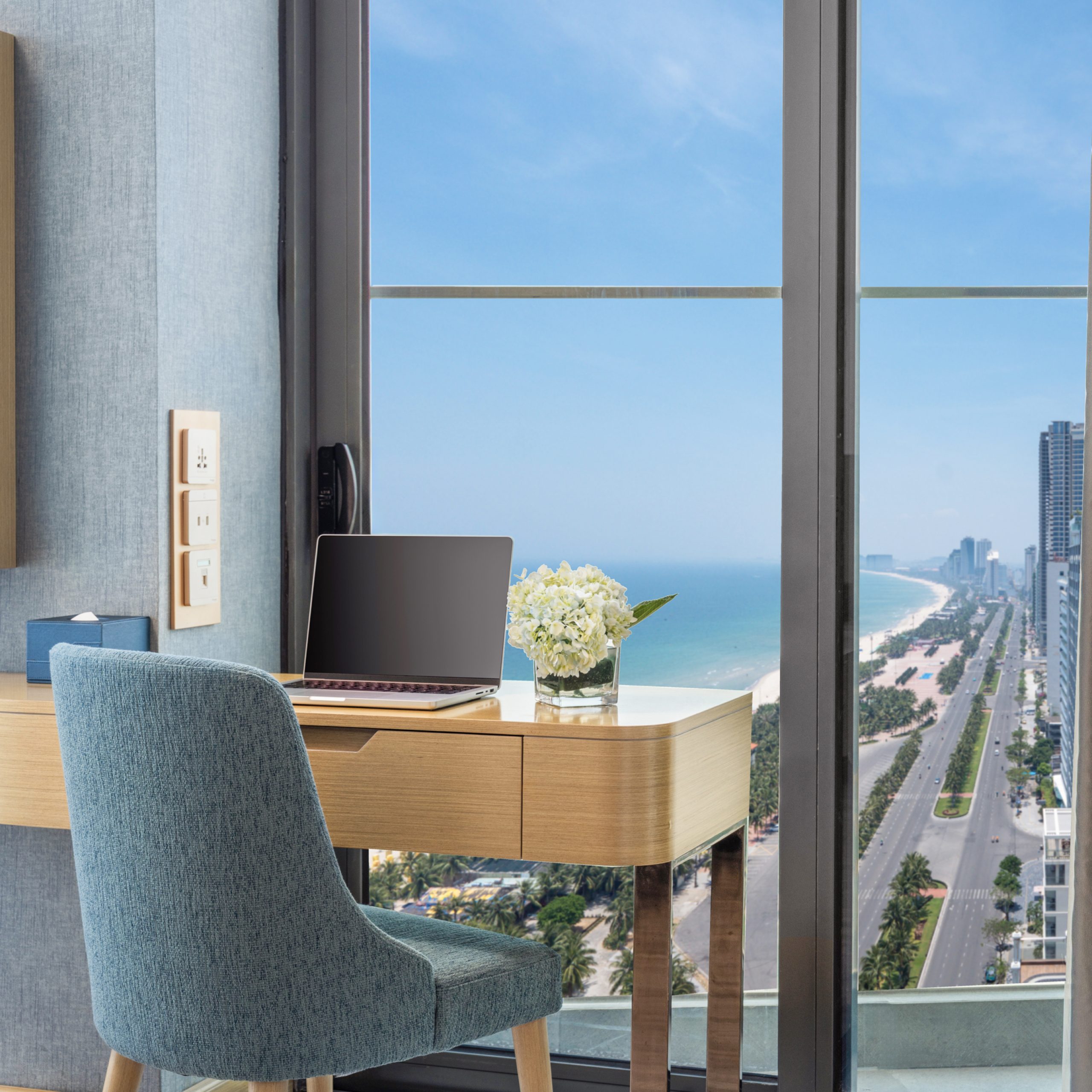 Family Ocean Front View 02 bedrooms