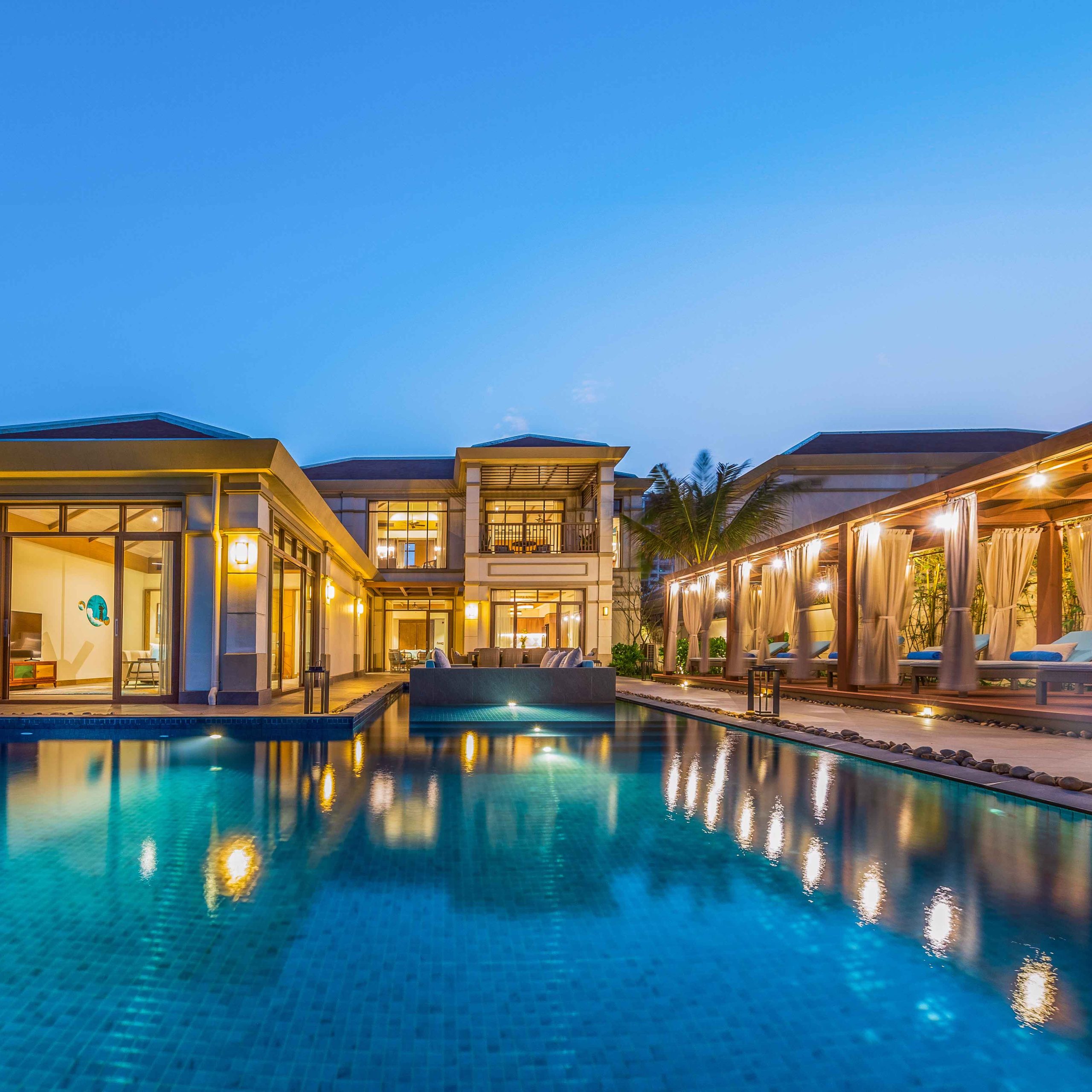 Five Bedroom Beachfront Pool Villa