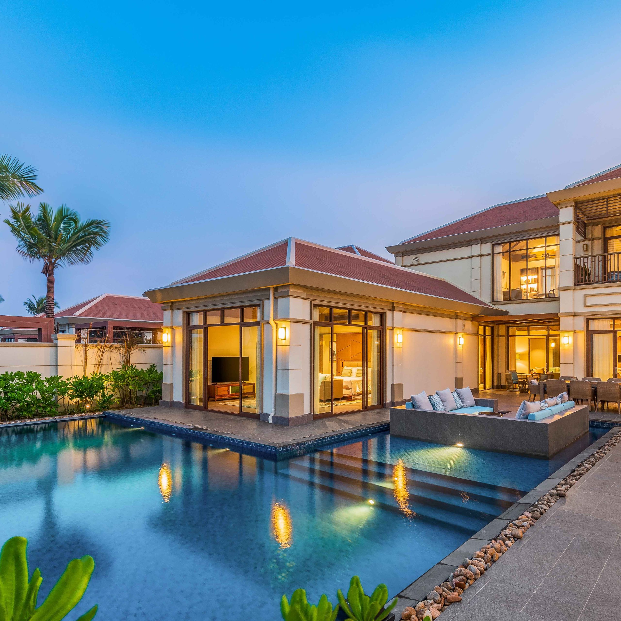 Five Bedroom Beachfront Pool Villa