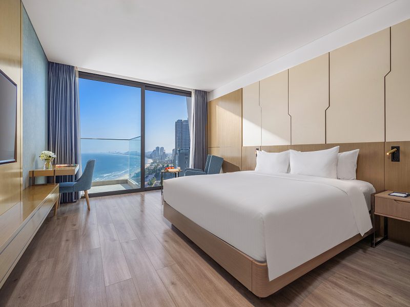 Premier Deluxe Partial Sea View (Double/Twin)