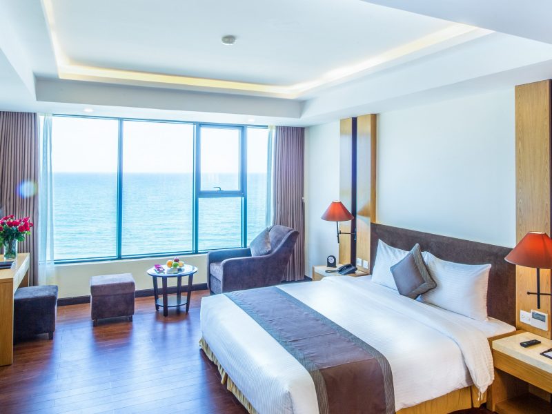 Deluxe Ocean View (Twin/King)