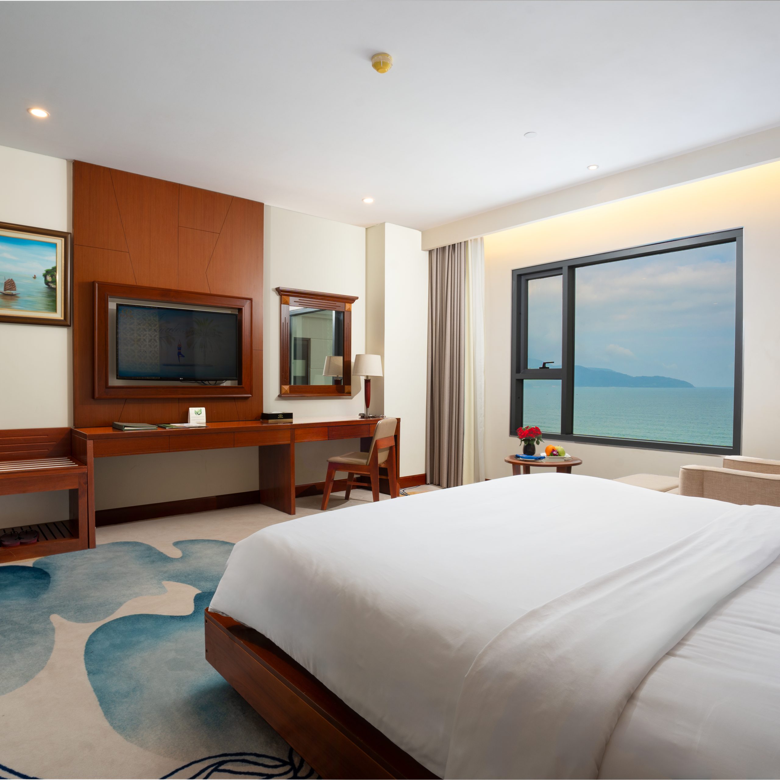 Premier  Deluxe King Ocean View