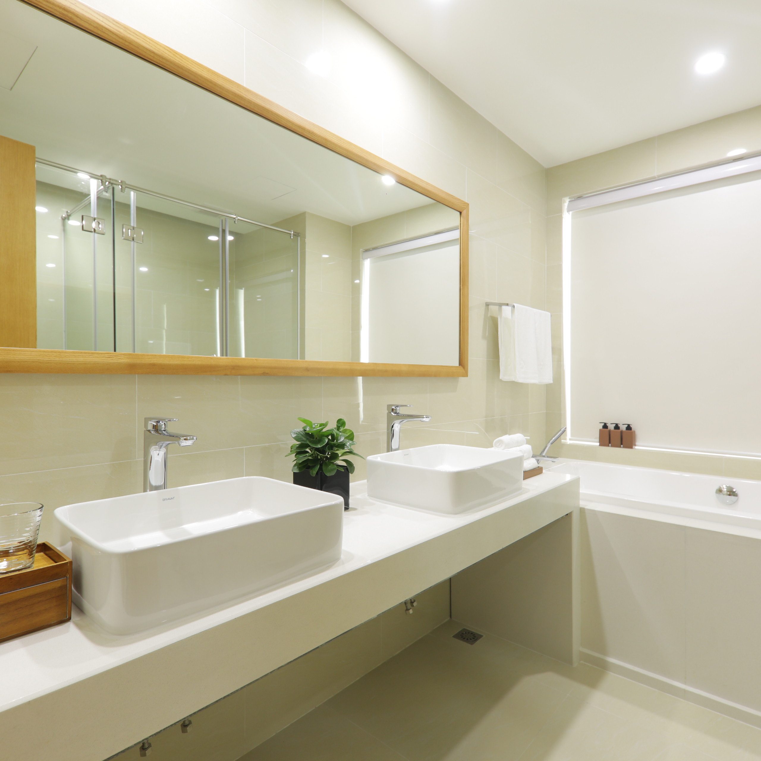 Grand Suite 2-Bedroom Connecting Ocean View (2 DBL)