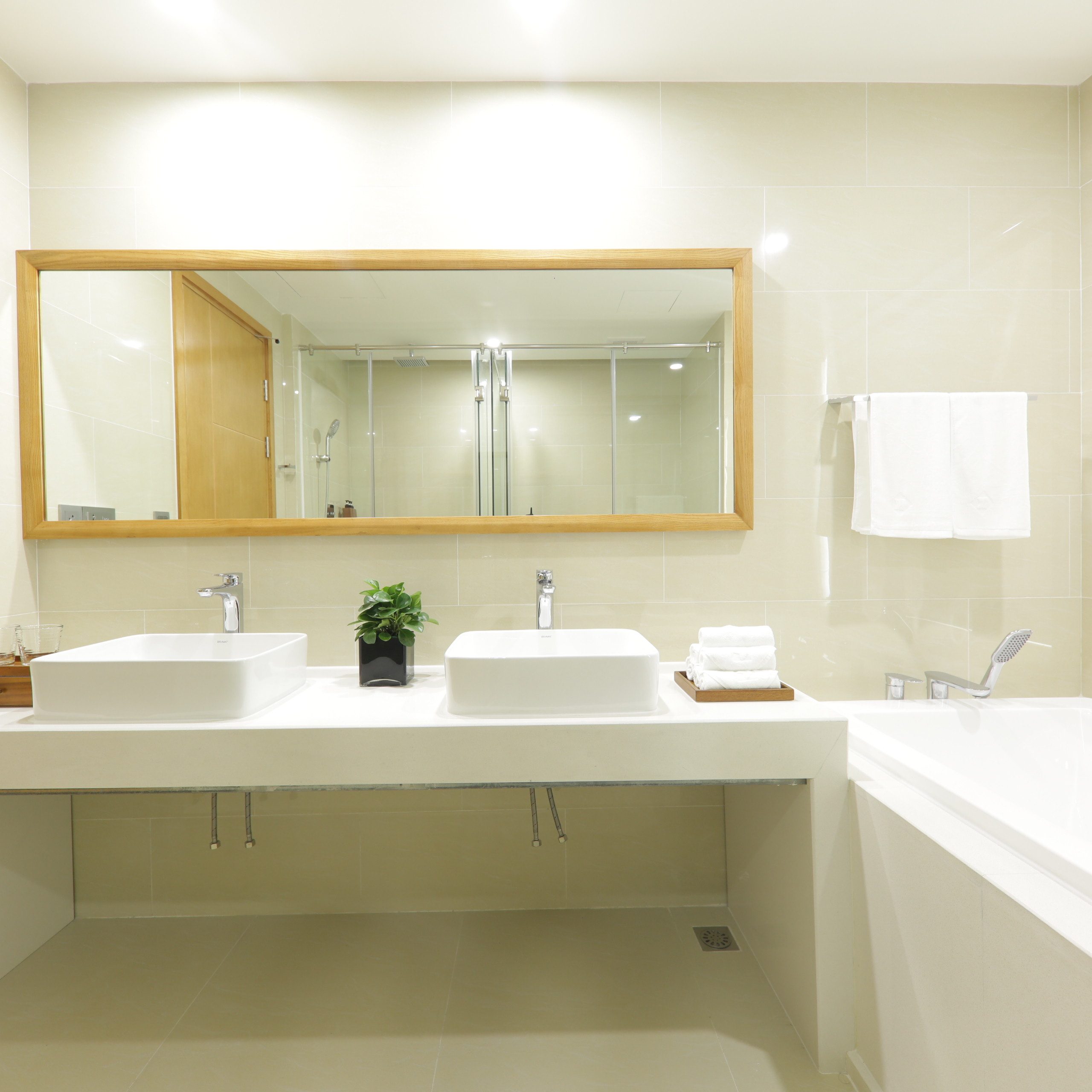 Grand Suite 2-Bedroom Connecting Ocean View (2 DBL)