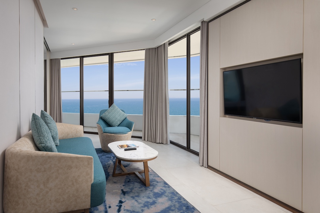 Executive Corner Suite