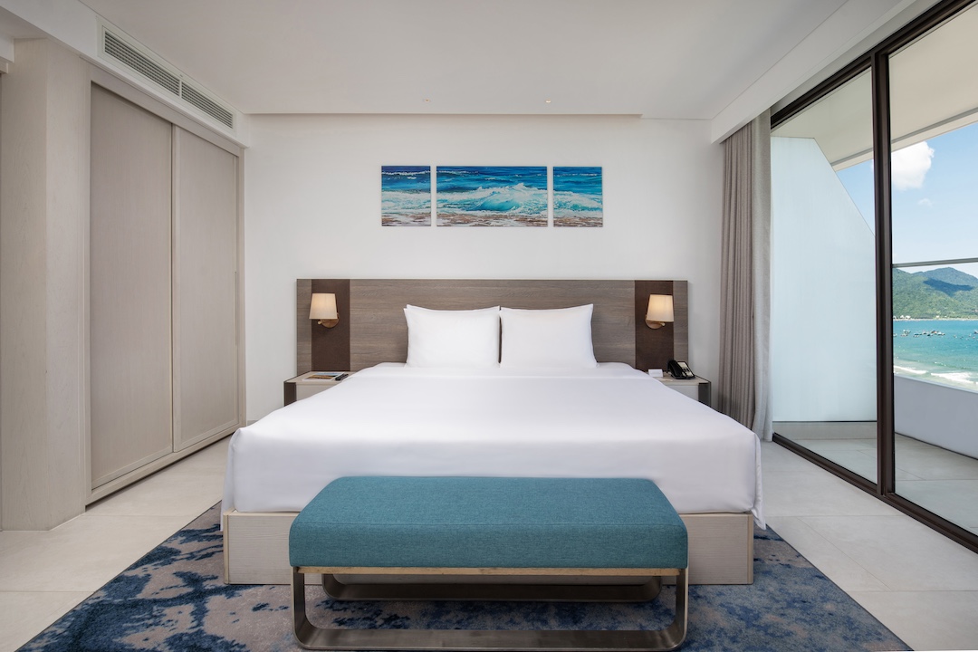 Executive Corner Suite