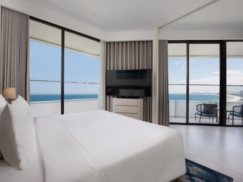 Executive Corner Suite