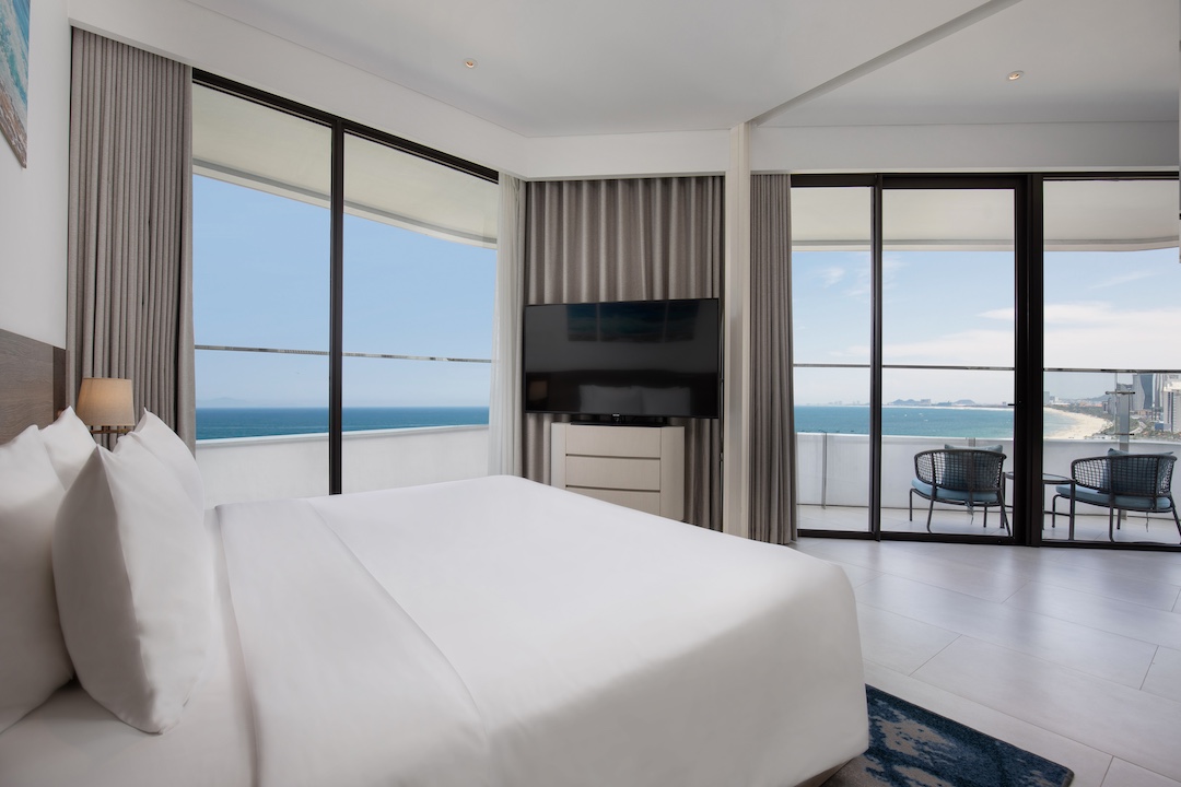 Executive Corner Suite