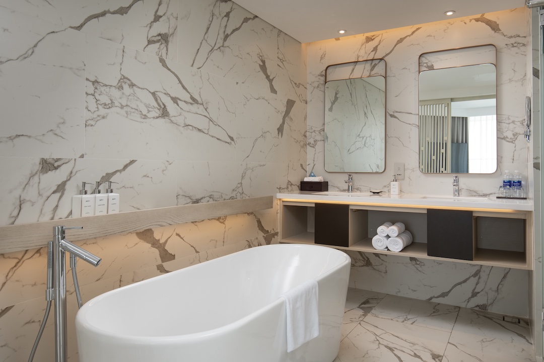 Executive Corner Suite