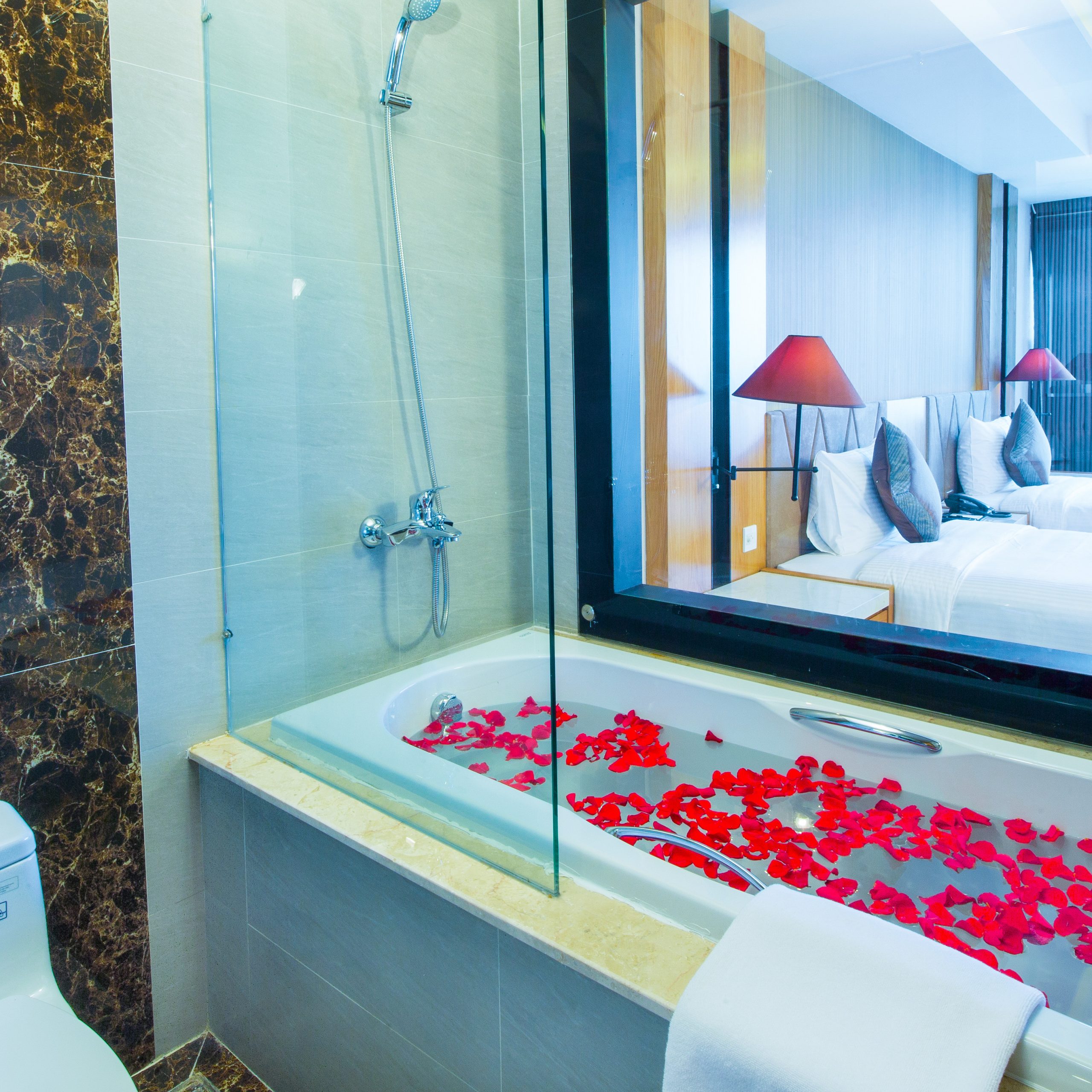 Deluxe Ocean View (Twin/King)