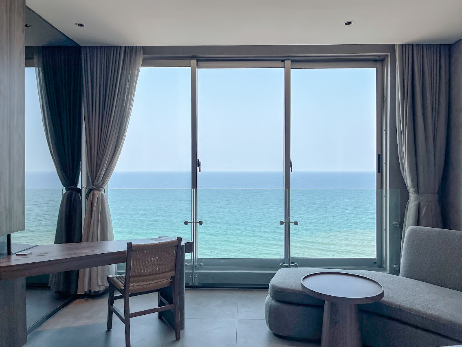 Ocean Breeze Deluxe King or Twin