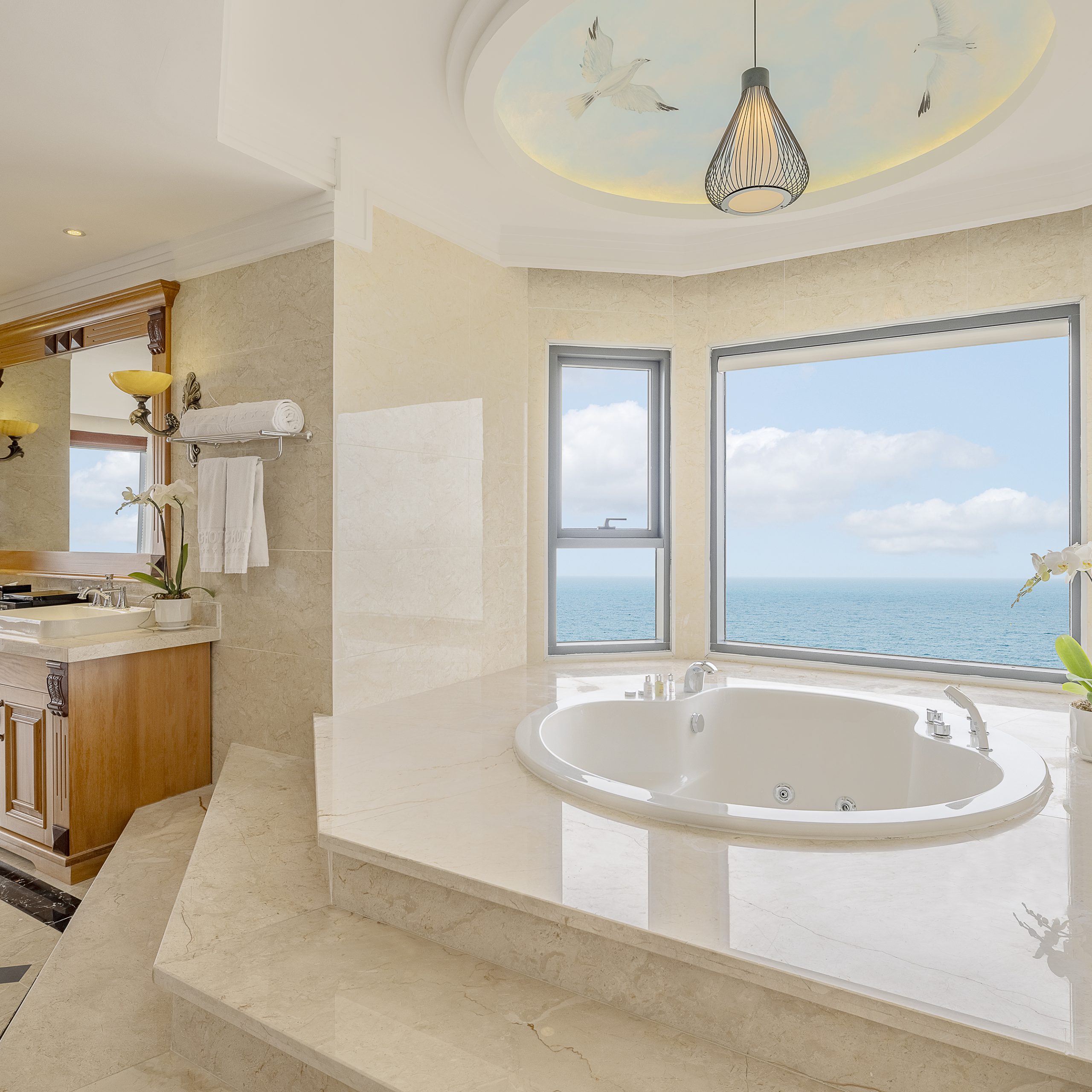 Ocean President Suite
