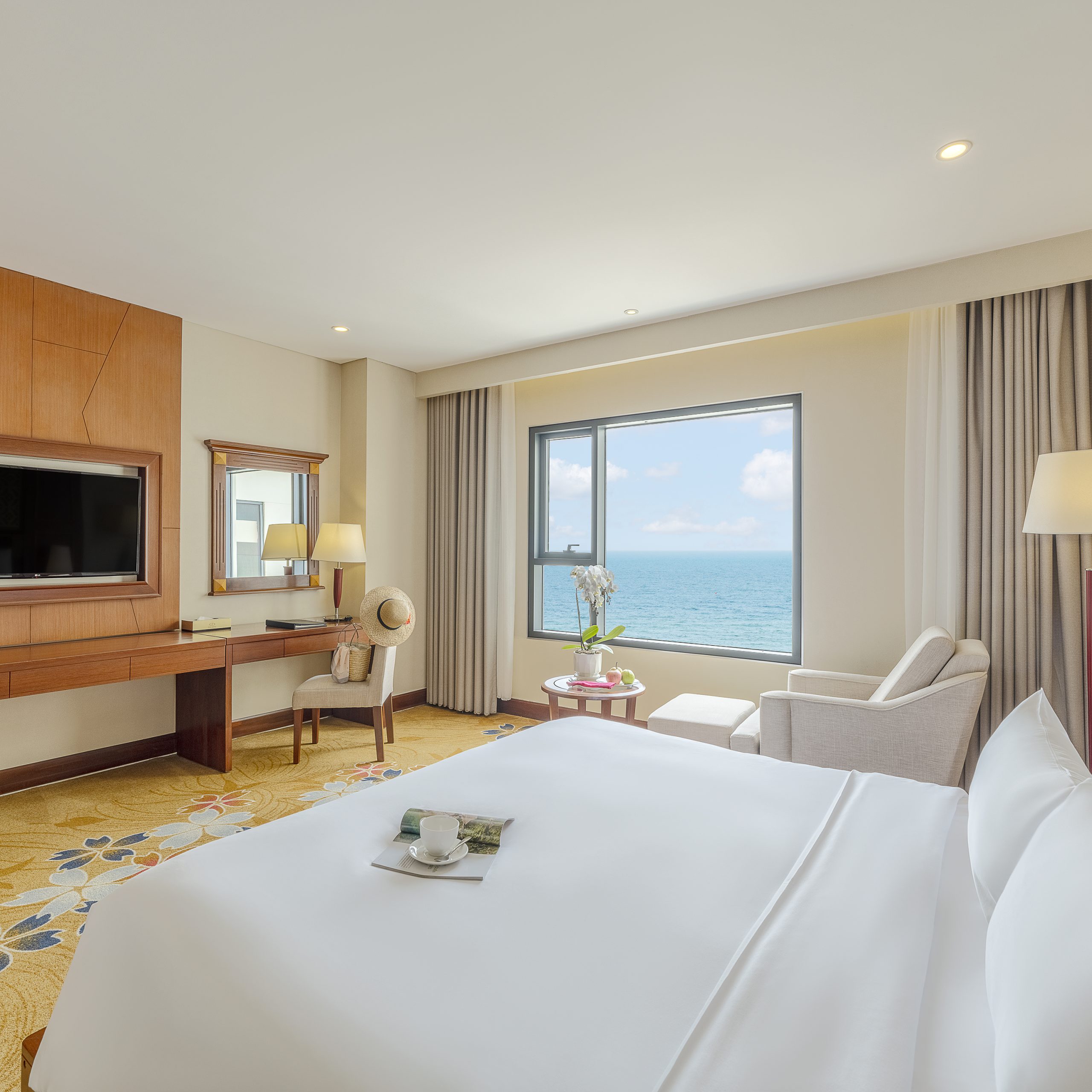 Premier  Deluxe King Ocean View