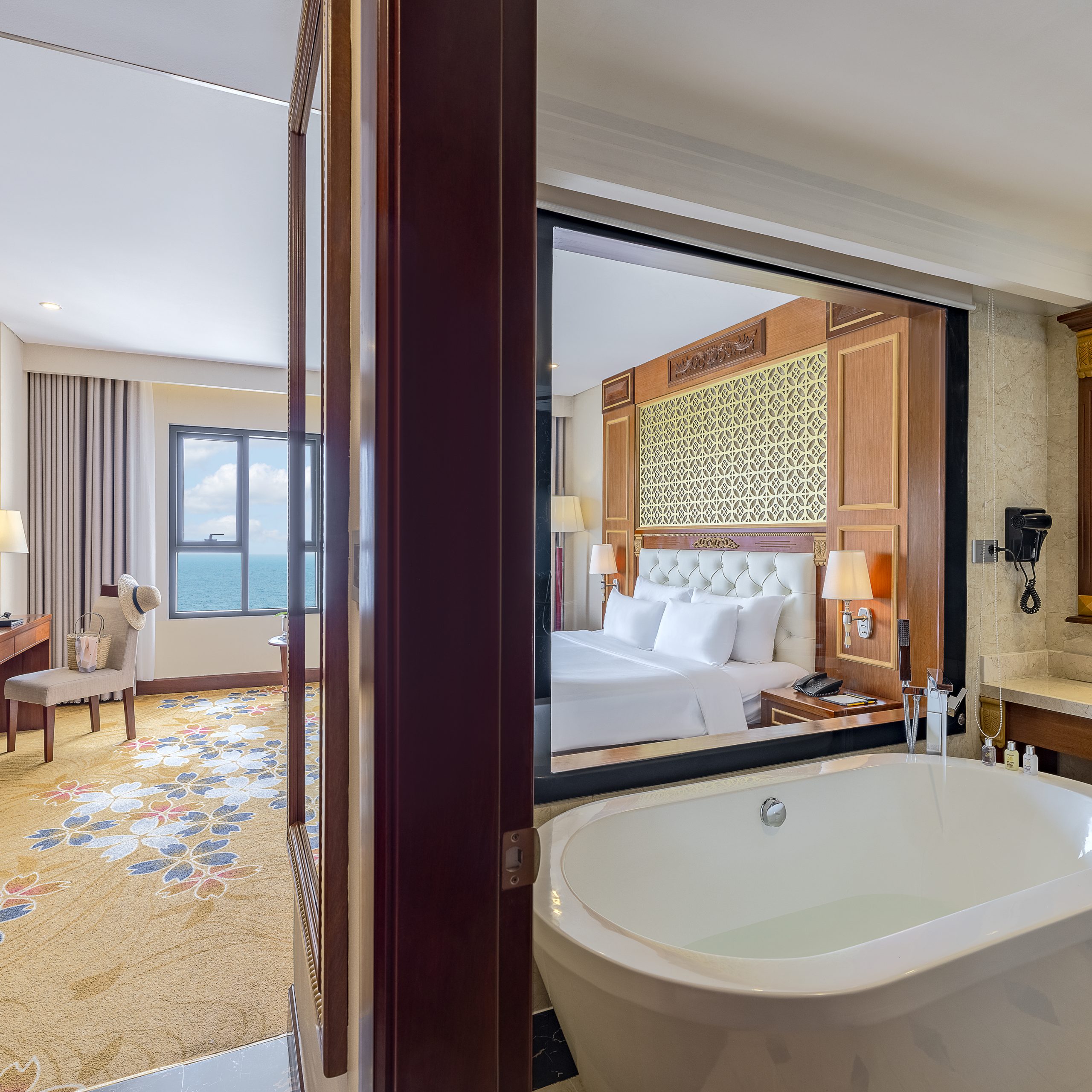 Premier  Deluxe King Ocean View