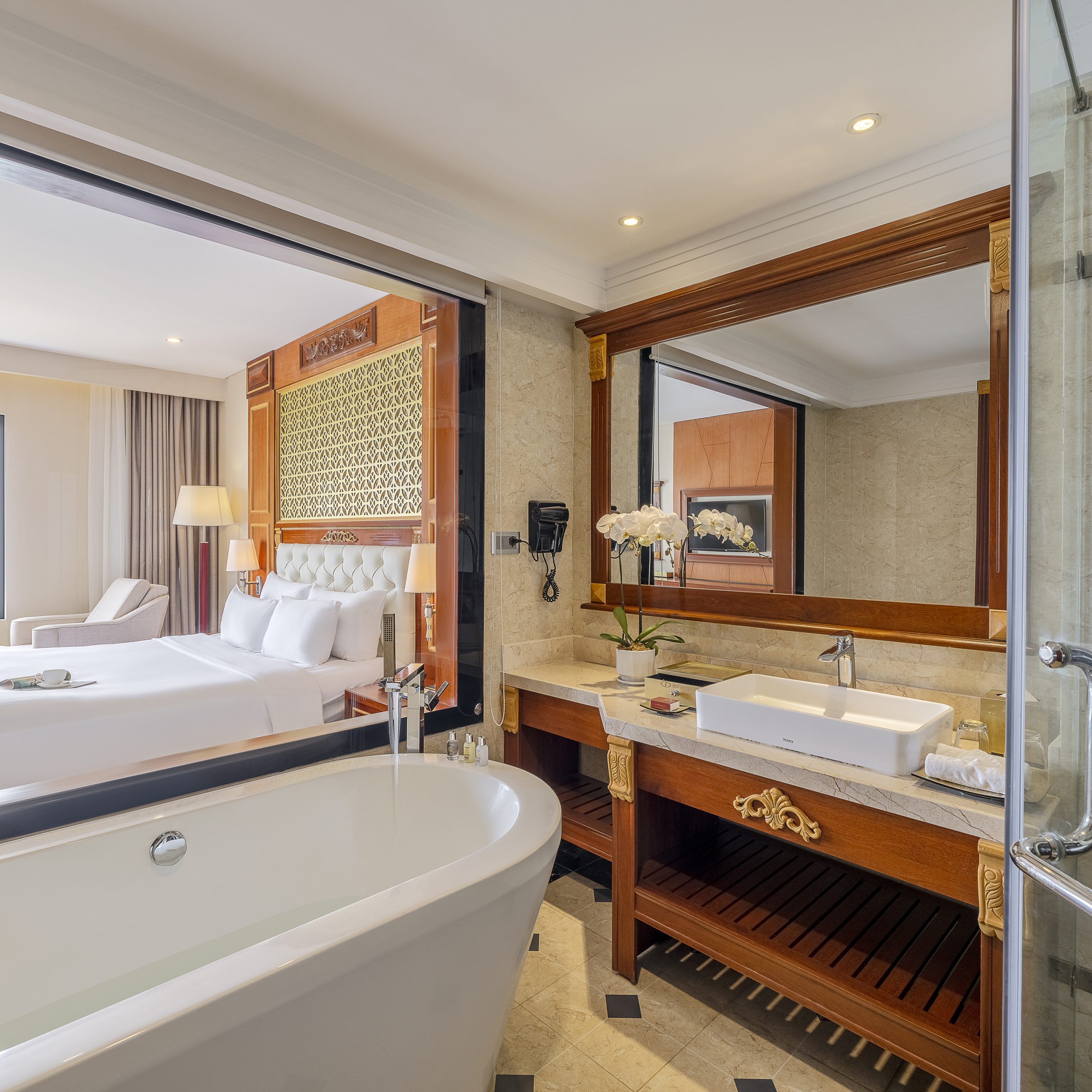 Premier  Deluxe King Ocean View