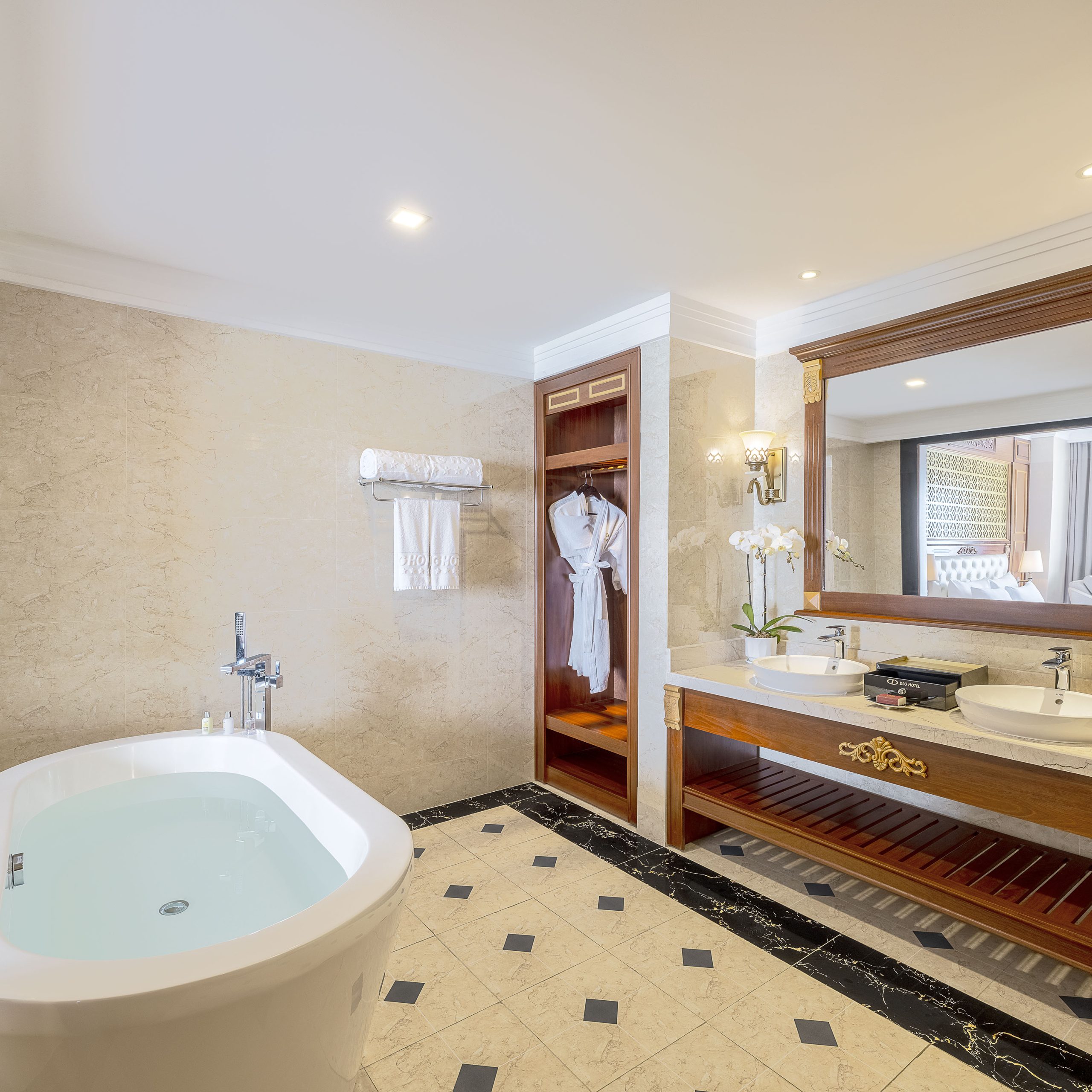 Executive Suite Ocean Front