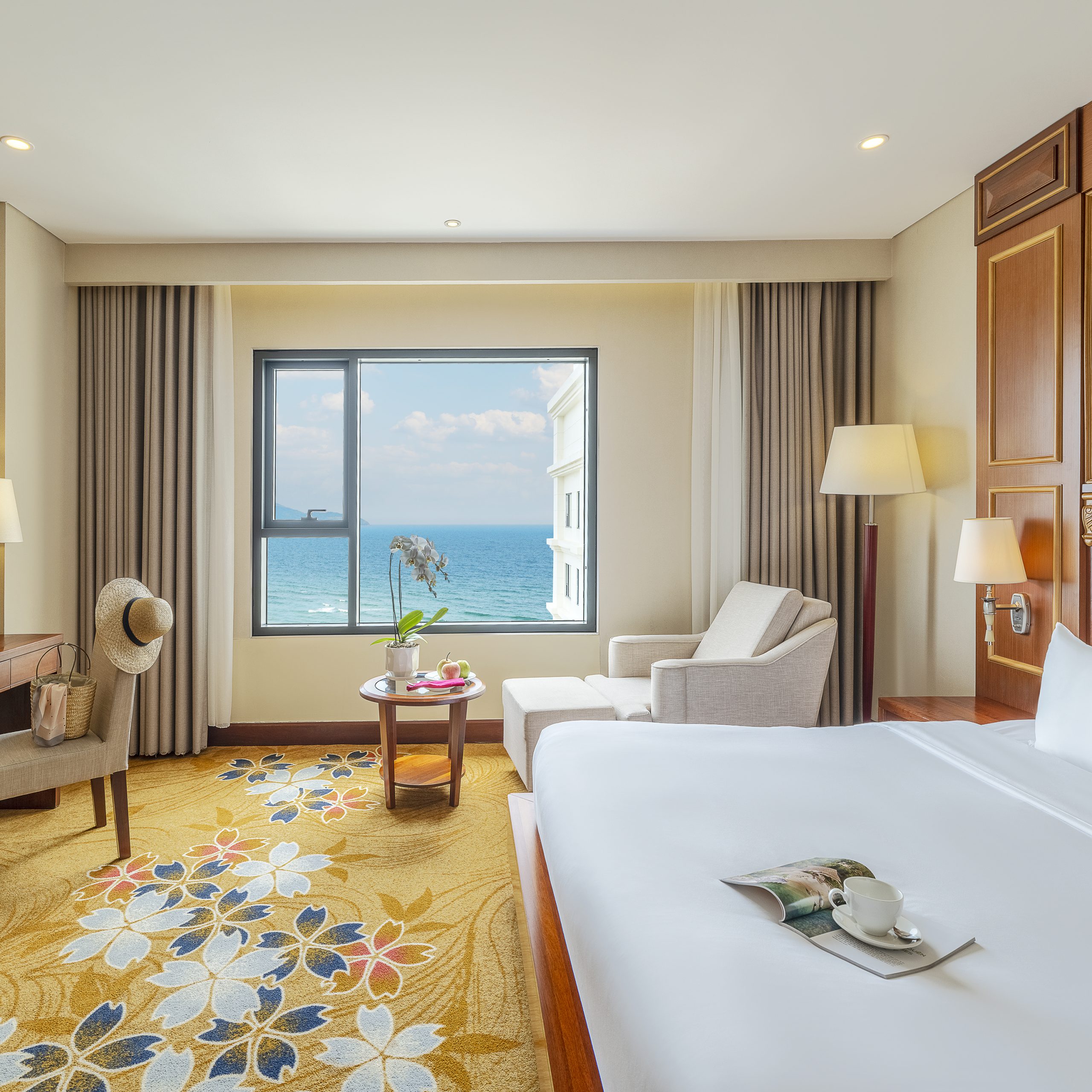 Premier  Deluxe King Ocean View