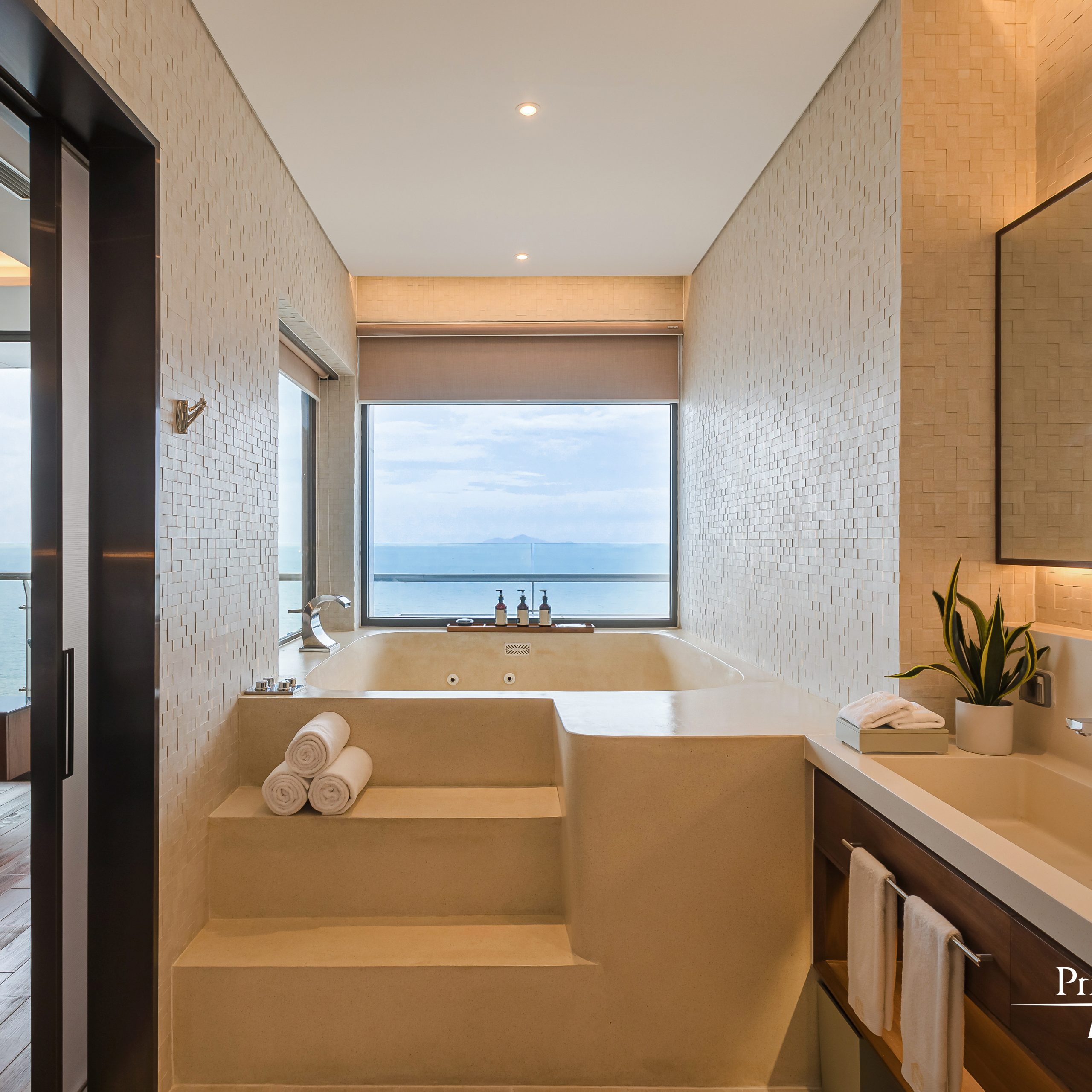 Sel de Mer Ocean Suite (3 Br)