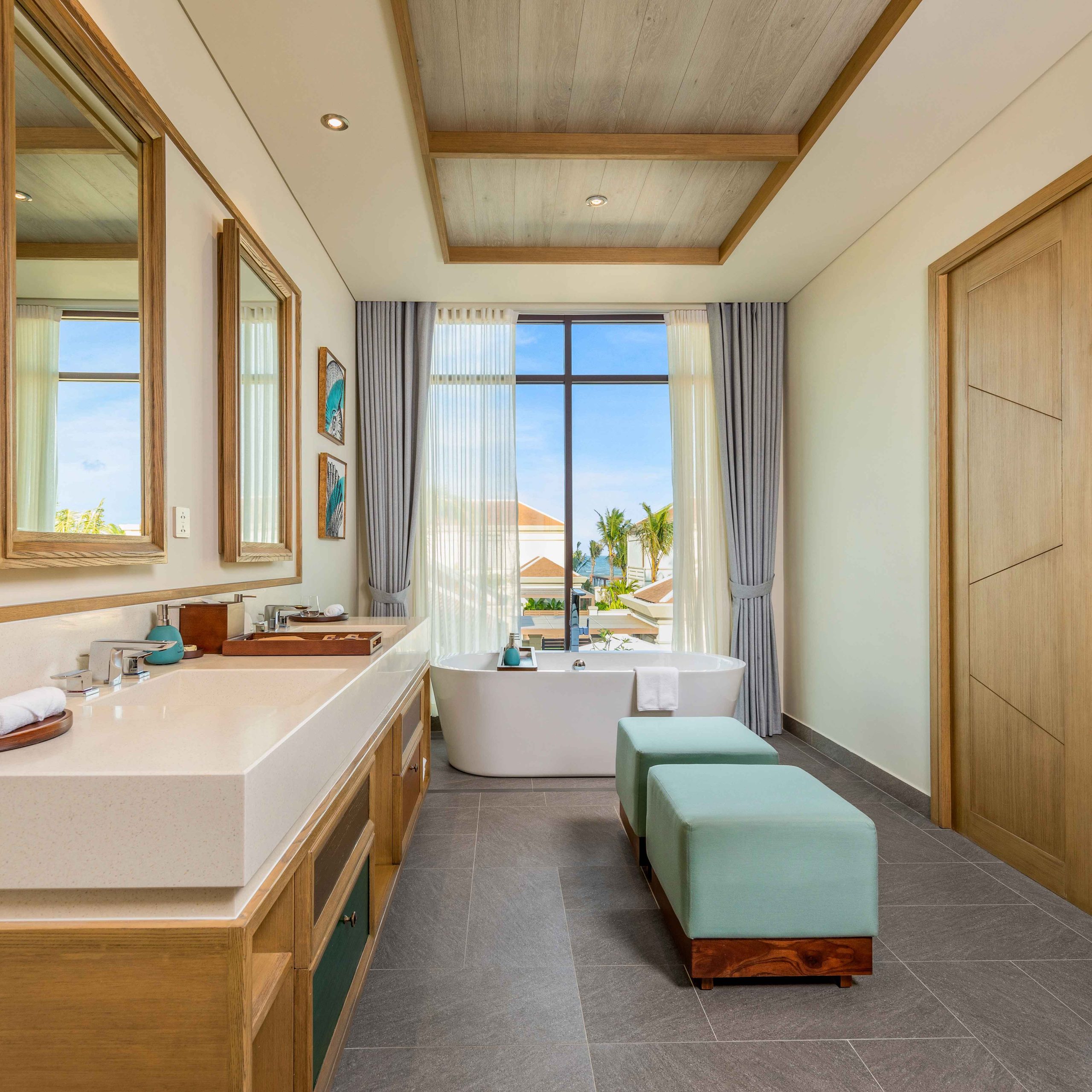 Three Bedroom Ocean Premium Pool Villa