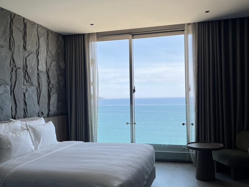 Ocean Breeze Deluxe King or Twin