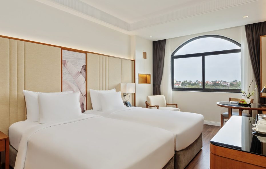 Premier Twin/ Double with window/ balcony