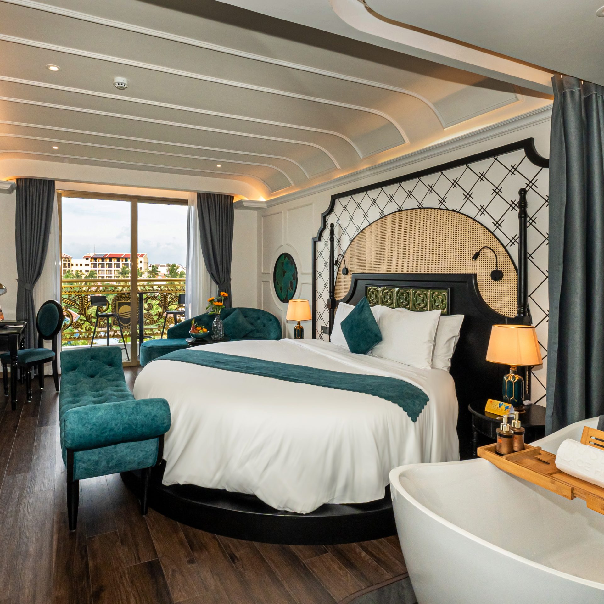 Signature Suite with Balcony City view