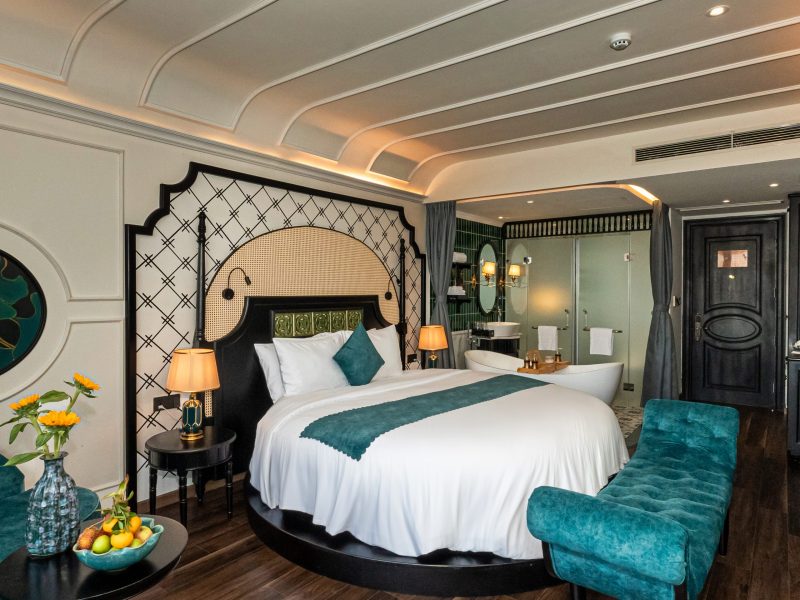 Signature Suite with Balcony City view
