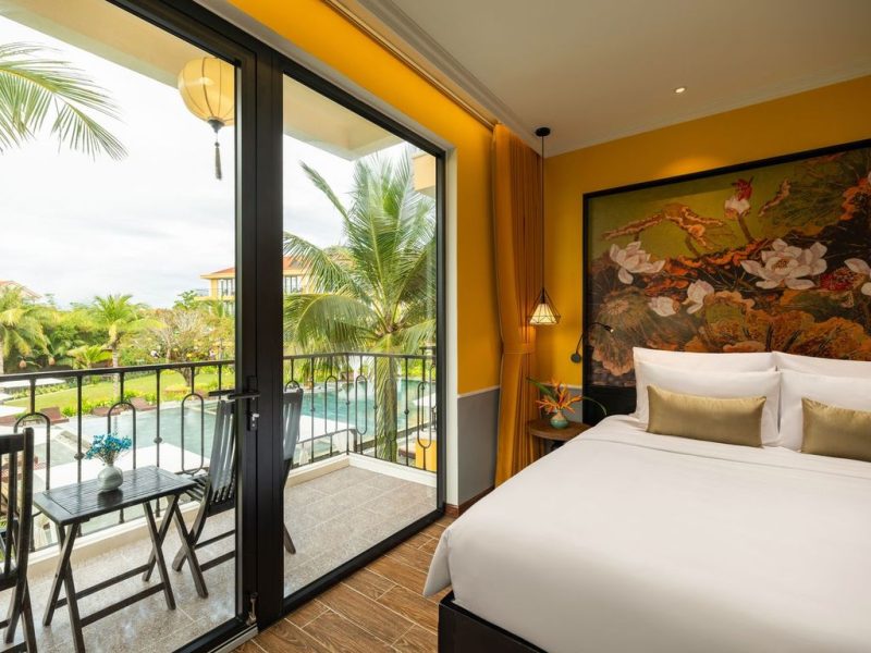 Deluxe Pool Balcony
