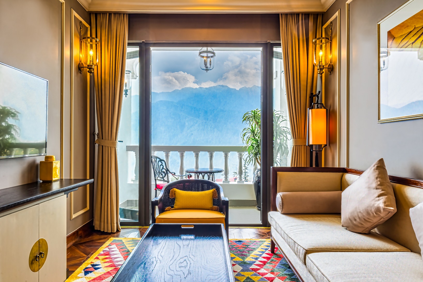 Balcony Executive Suite