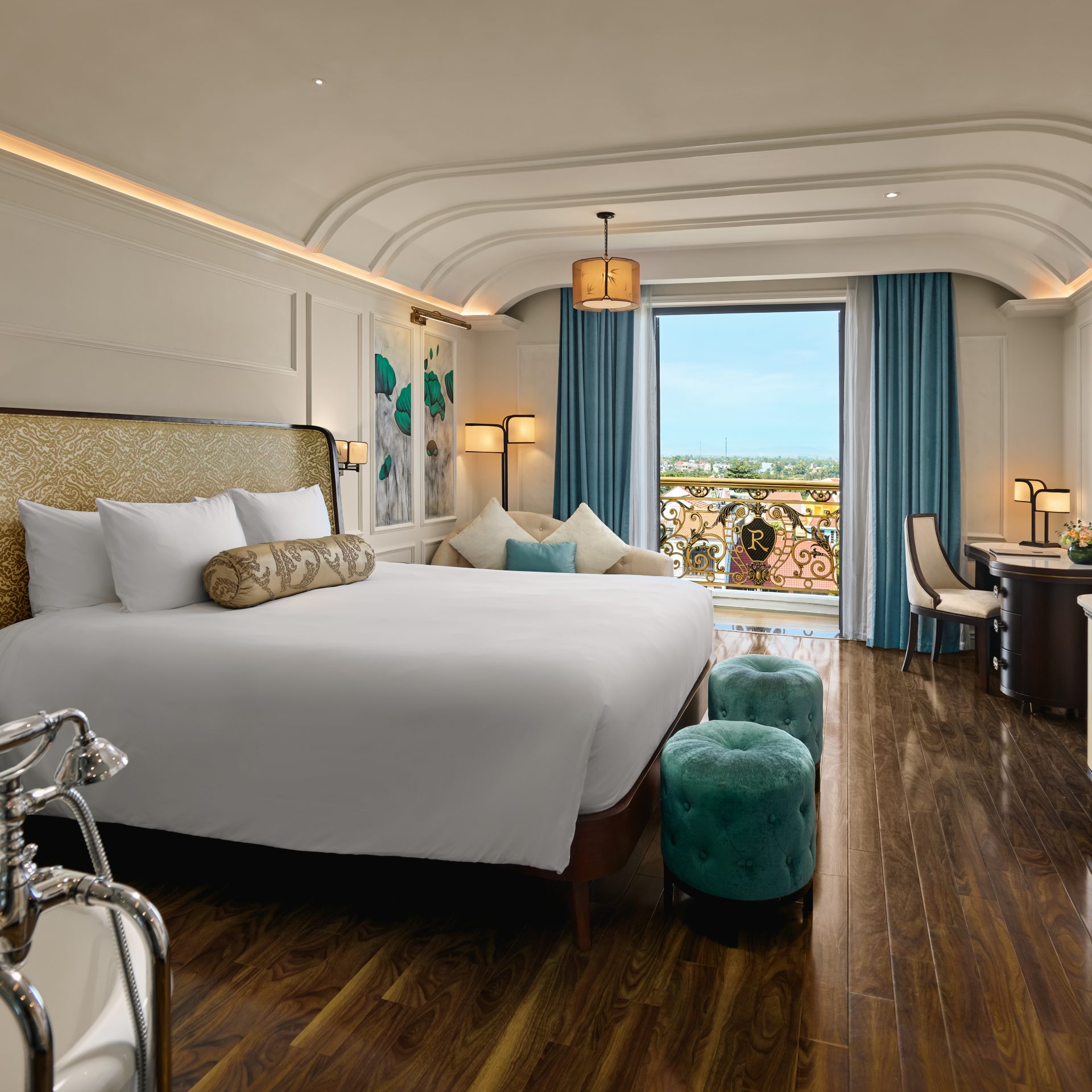 Grand Deluxe (River View)
