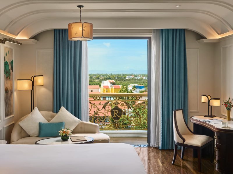 Grand Deluxe (River View)