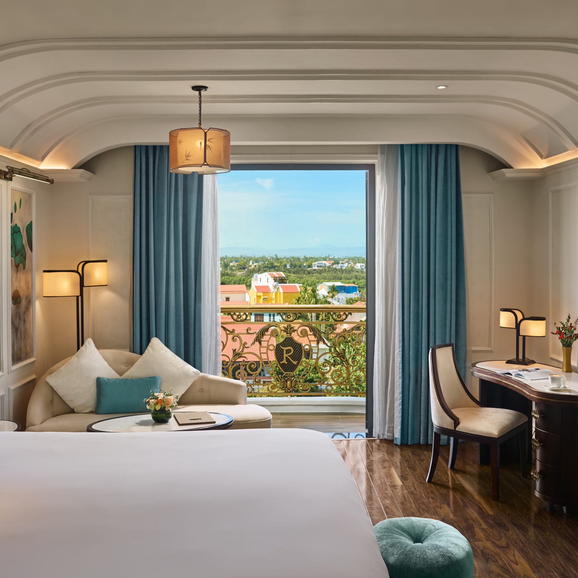 Grand Deluxe (River View)