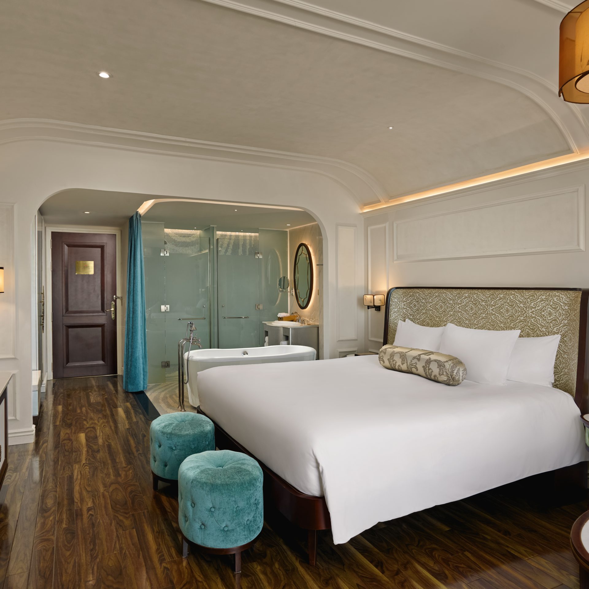 Grand Deluxe (River View)