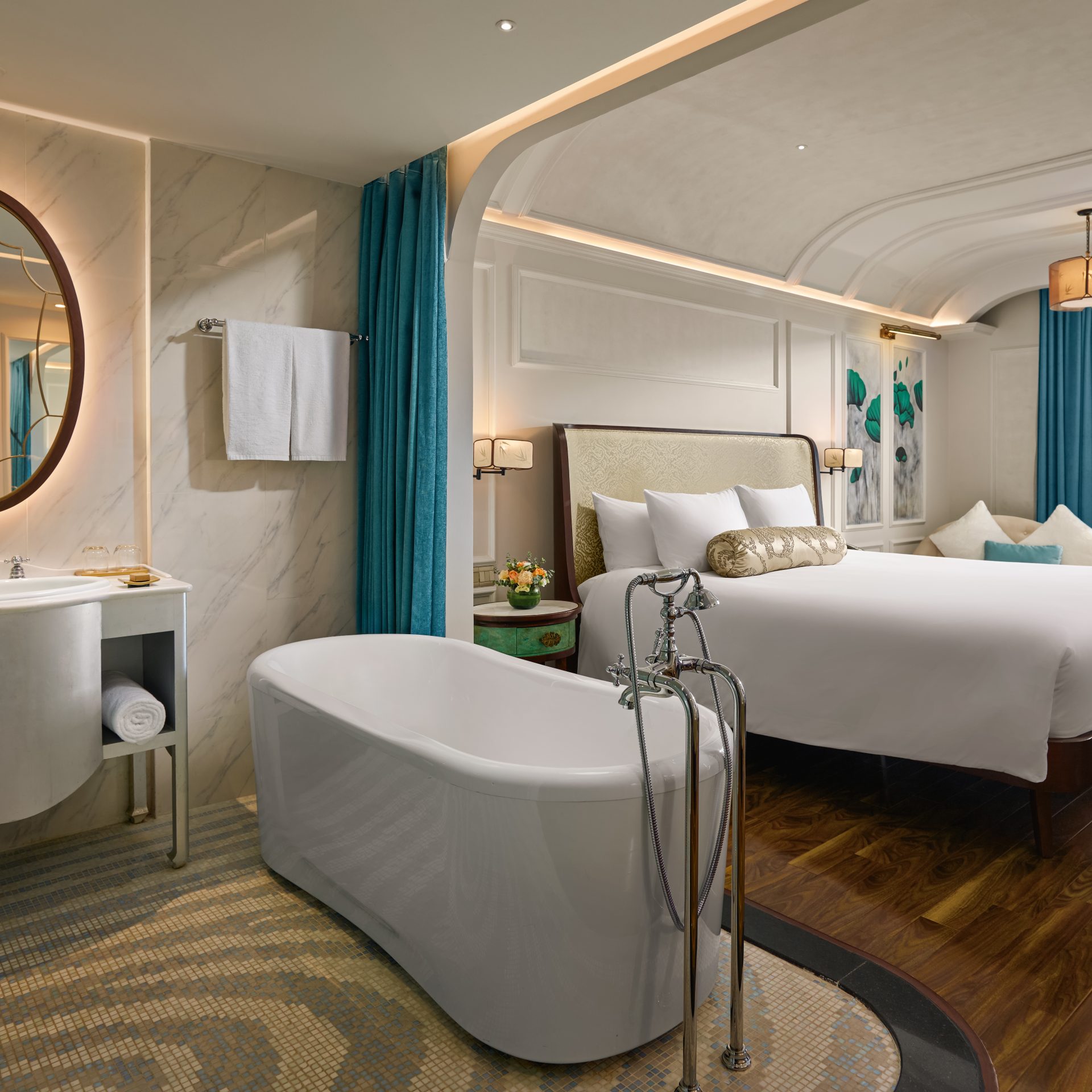Grand Deluxe (River View)