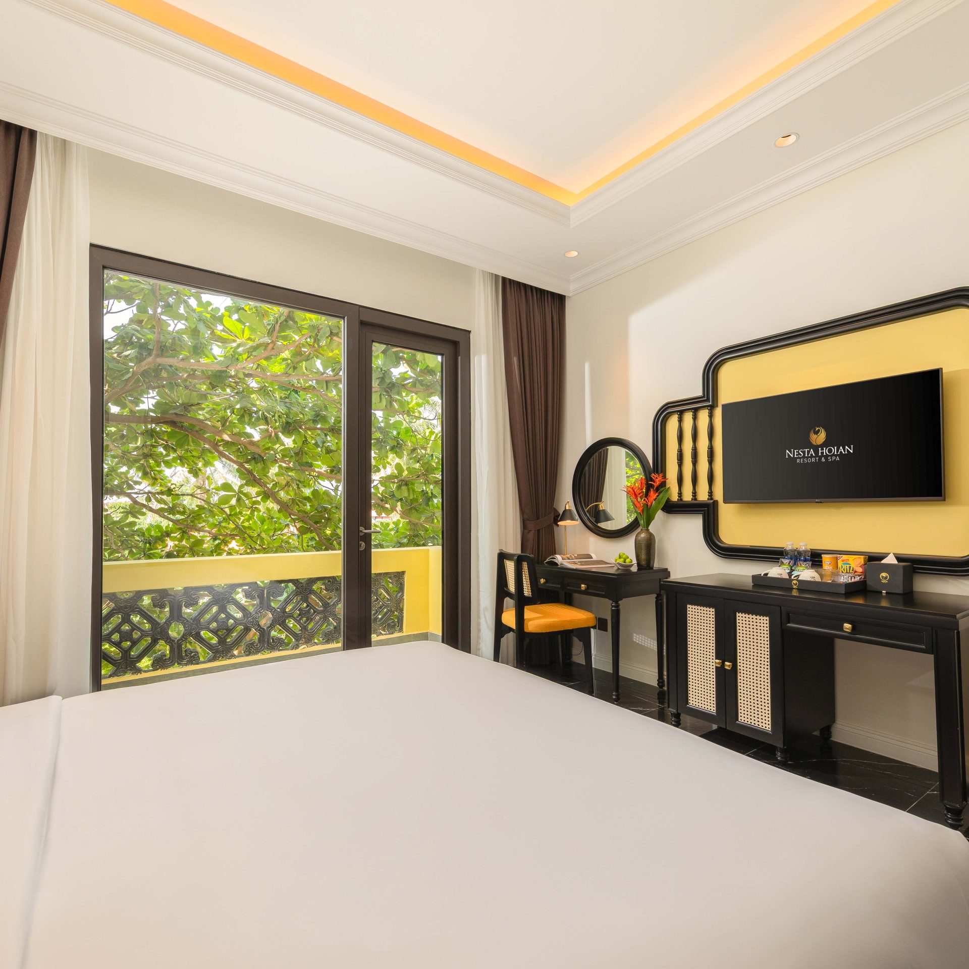 Deluxe Double Backside View with window/ balcony