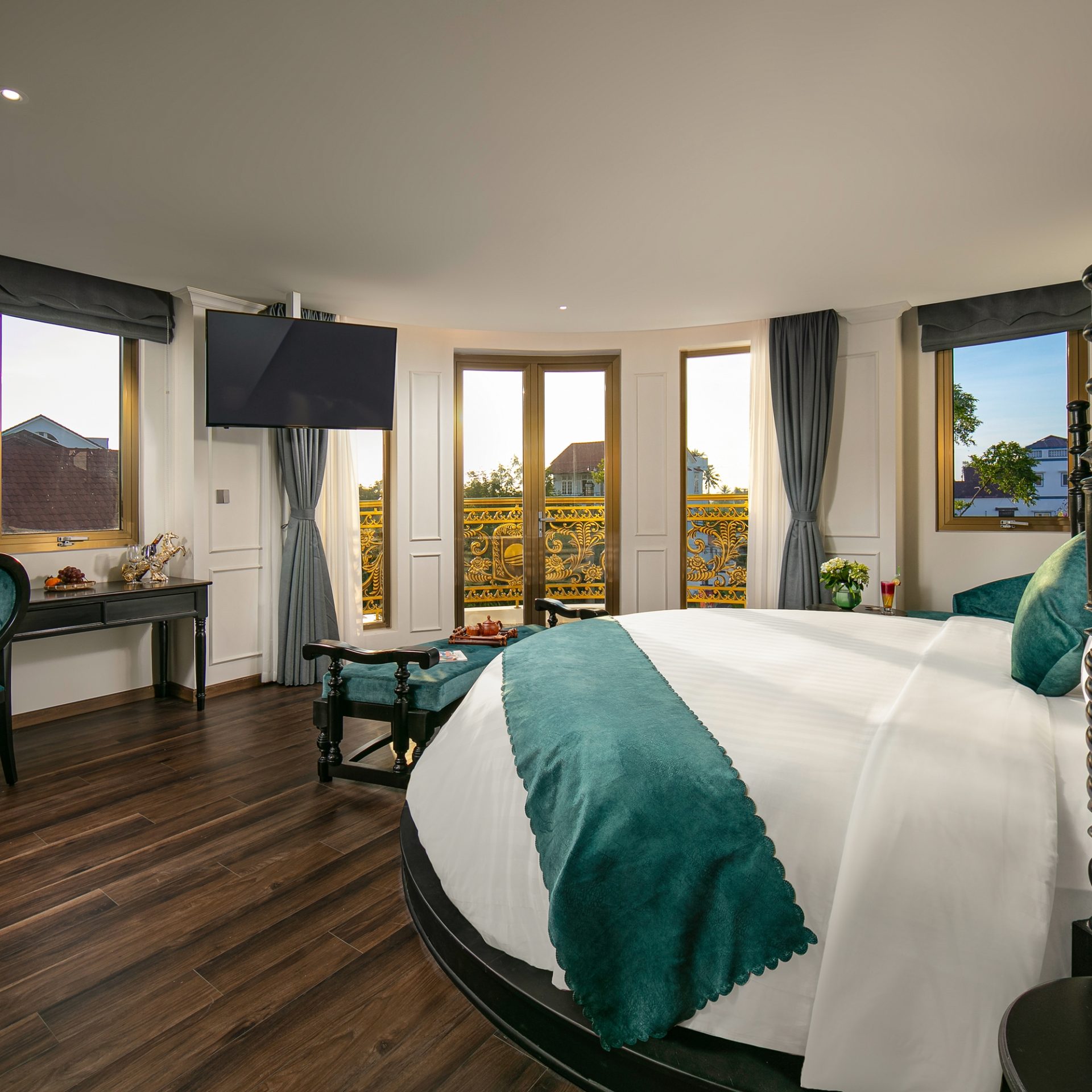 Luxury Indochine Suite with Balcony Garden view