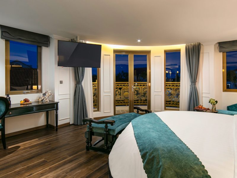 Luxury Indochine Suite with Balcony Garden view