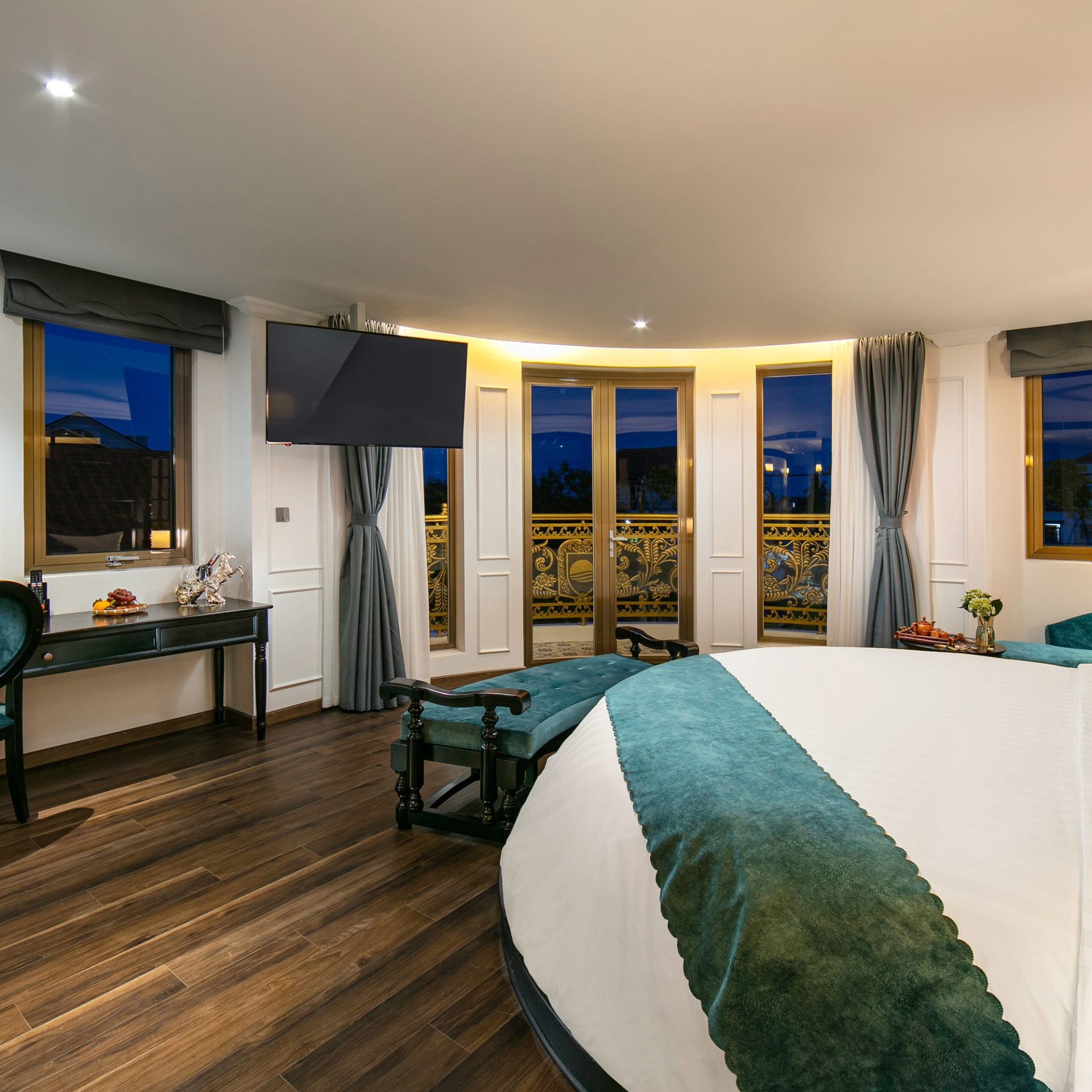 Luxury Indochine Suite with Balcony Garden view