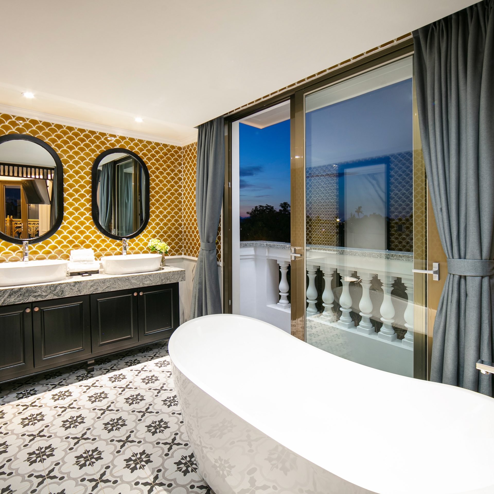 Luxury Indochine Suite with Balcony Garden view